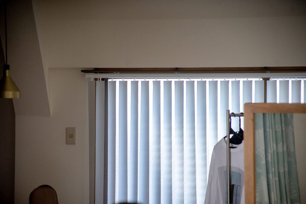 ディズニーカーテン 2級遮光カーテン メロウ〔ミッキー〕（D-1196）｜カーテン通販専門店インズ｜カーテン専門のインテリアショップ 新品未使用　NEXT レインボーカーテン